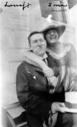 H. P. Lovecraft and Sonia Greene, 5 July 1921.png